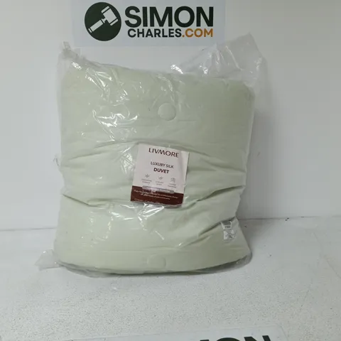 LIVMORE LUXURY SILK DUVET 200 X 220CM