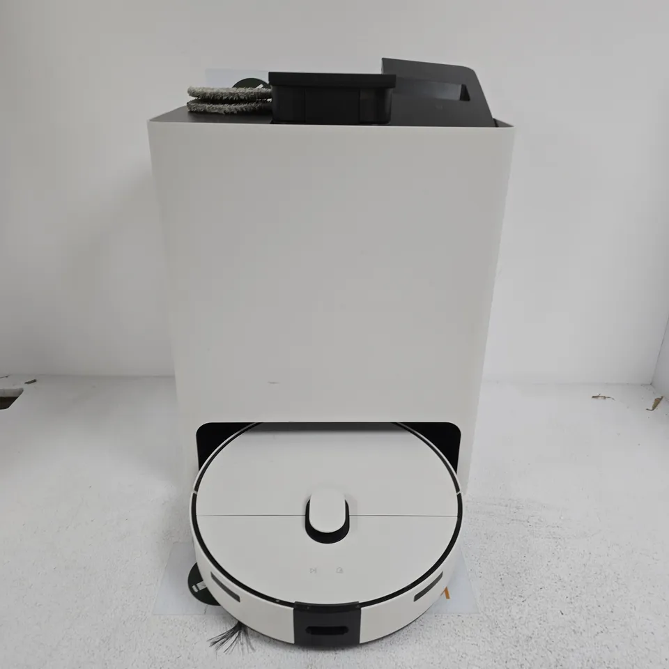 SAMSUNG BESPOKE JET BOT COMBO+ 3-IN-1 CLEANING ROBOT VACUUM CLEANER - WHITE