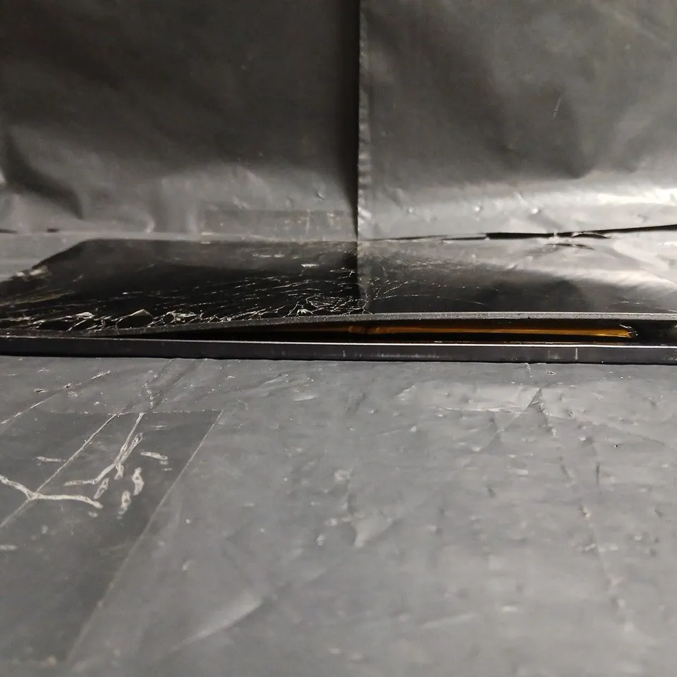 LENOVO TB125FU TABLET – CRACKED AND LIFTING FRONT SCREEN