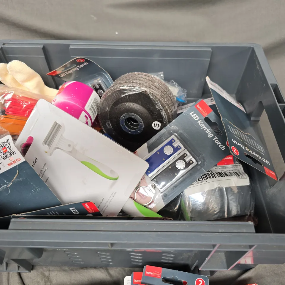 BOX OF ASSORTED ITEMS TO INCLUDE - TORCH KEYRINGS - DUCK TAPE - WASHING MACHINE  CLEANER  