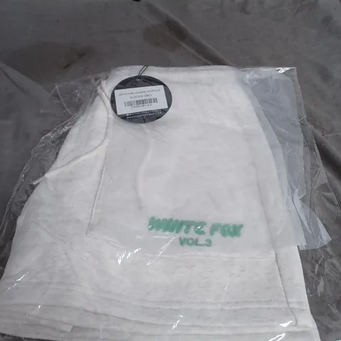 WHITE FOX LOUNGE SHORTS SIZE S 