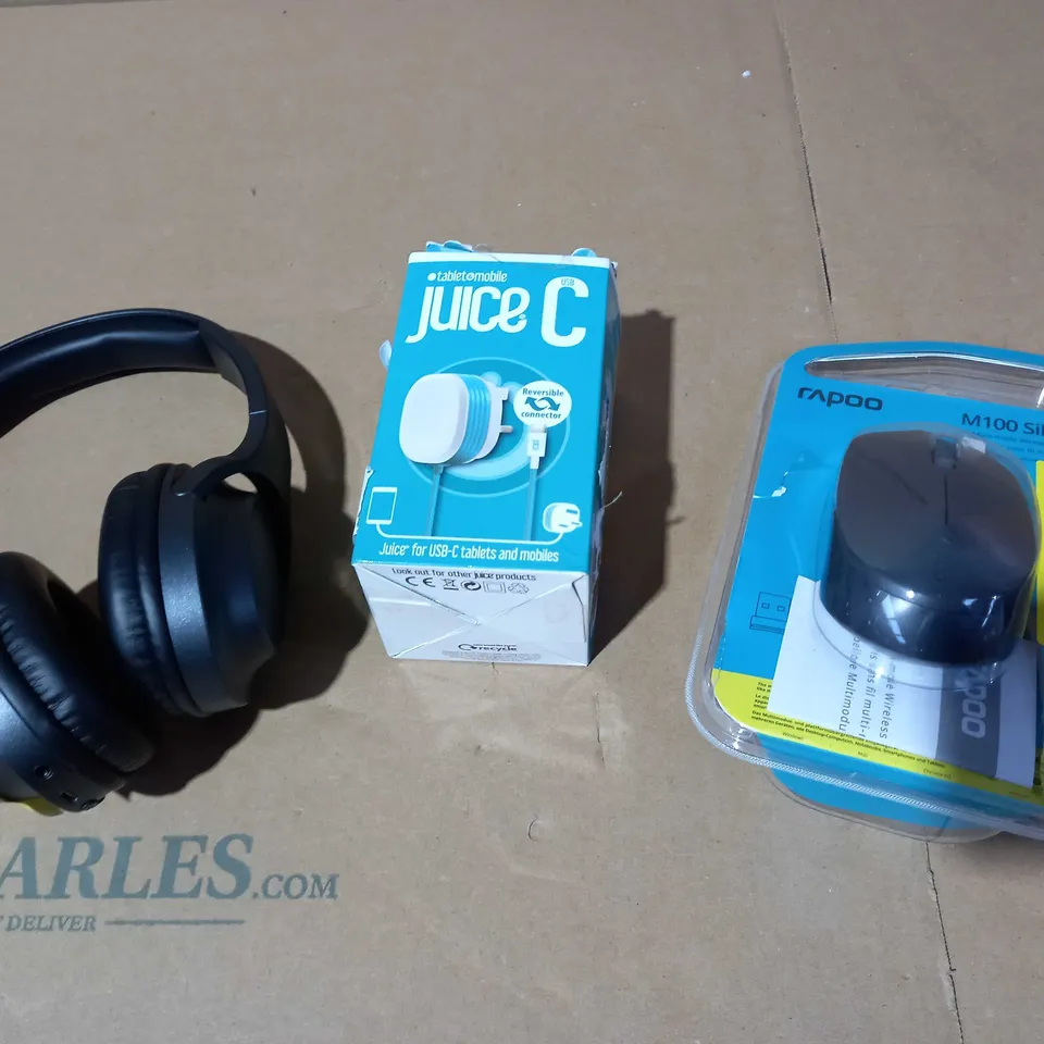 LOT OF 15 ASSORTED ELECTRICAL ITEMS, TO INCLUDE EARPHONES, CHARGER, ETC