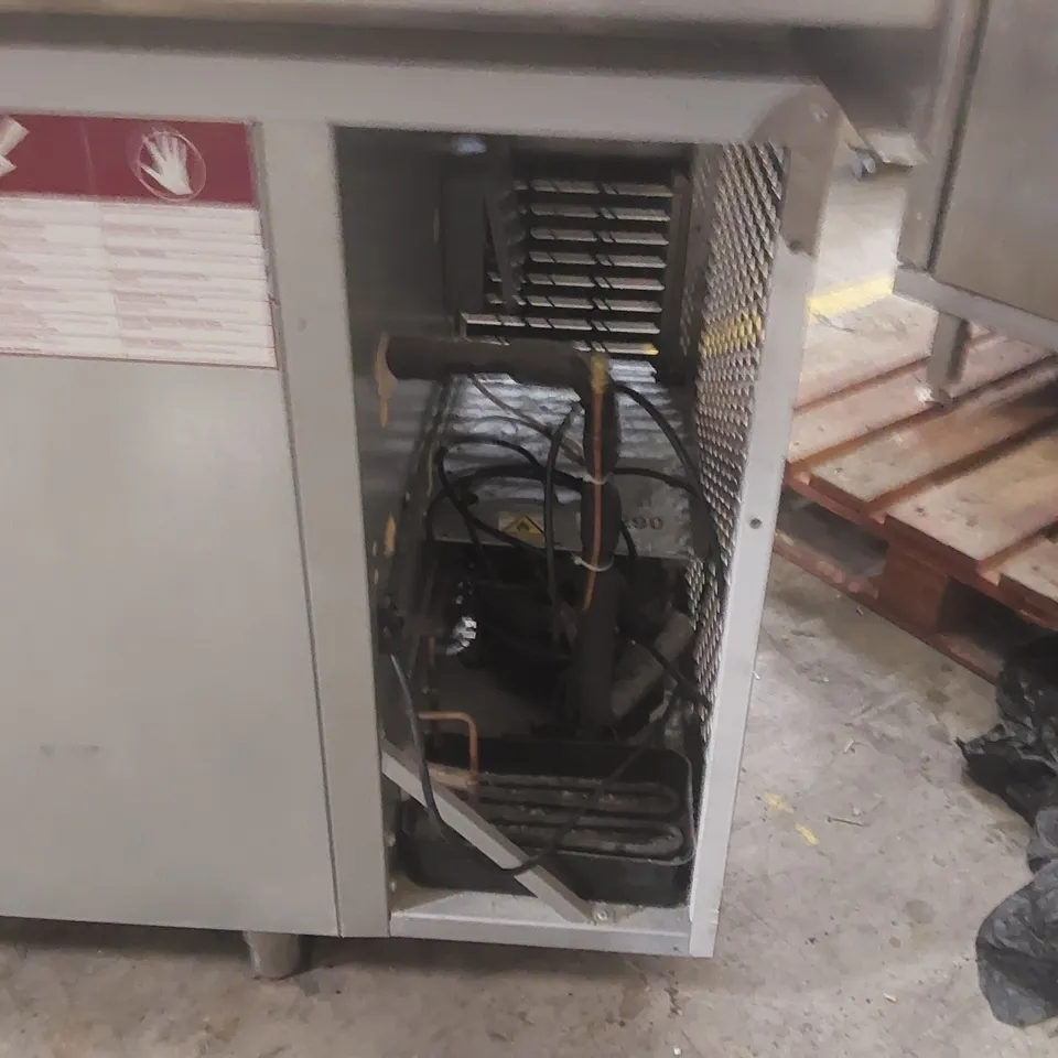 FOSTER ECO PRO G2 COMMERCIAL REFRIGERATOR WITH PREP COUNTER