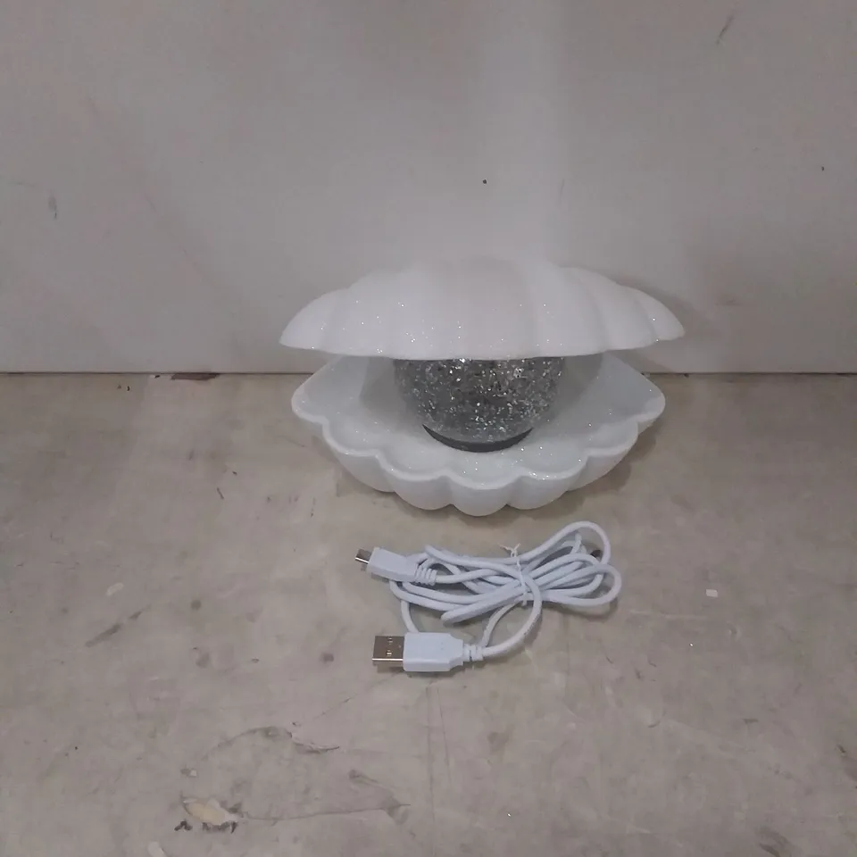 BOXED SENSE AROMA SEA SHELL LED COLOUR CHANGING LAMP ( WHITE GLITTER ) 