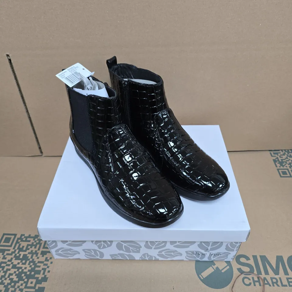 SHOE TREE COMFORT BRAMBLE ANKLE BOOTS - BLACK, UK 5