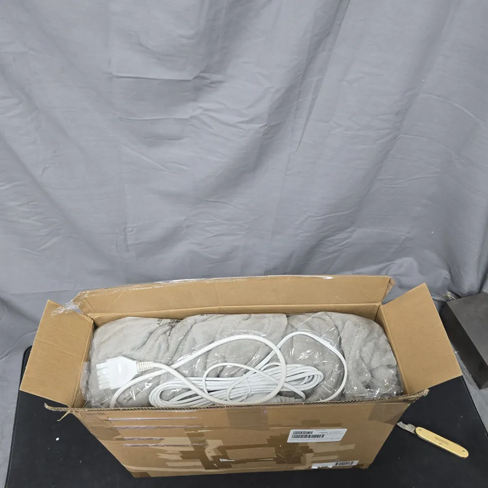 COZEE HOME LUXURY RUCHED FAUX FUR AND VELVETSOFT HEATED THROW