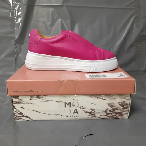 MODA IN PELLE ALBER LEATHER SLIP ON TRAINERS PINK SIZE 5