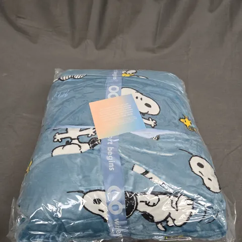 SEALED OODIE HOODED OVERSIZED BLANKET - SNOOPY