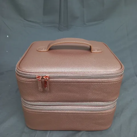 TILI MEDIUM TWO TIER ZIP APART VANITY CASE