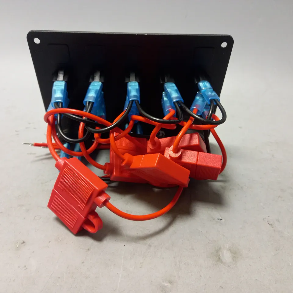 SWITCH MODULAR WITH USB AND 12V 