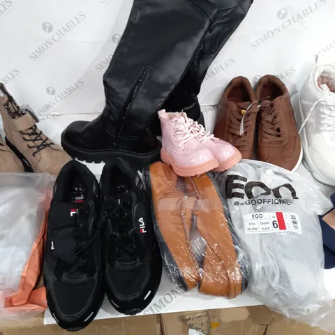 10 ASSORTED PAIRS OF FOOTWEAR TO INCLUDE: EGO, M&S ETC
