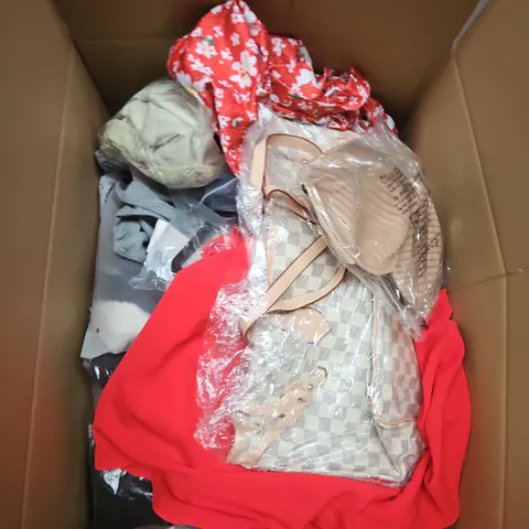 APPROXIMATELY 20 ASSORTED CLOTHING ITEMS IN VARIOUS SIZES, STYLES AND COLOURS