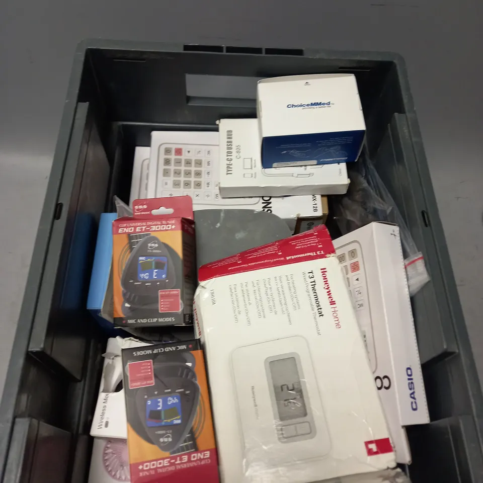 APPROXIMATELY 10 ASSORTED ELECTRICAL PRODUCTS TO INCLUDE DIGITAL TUNER , PULSE OXIMETER , CALCULATOR , ETC 