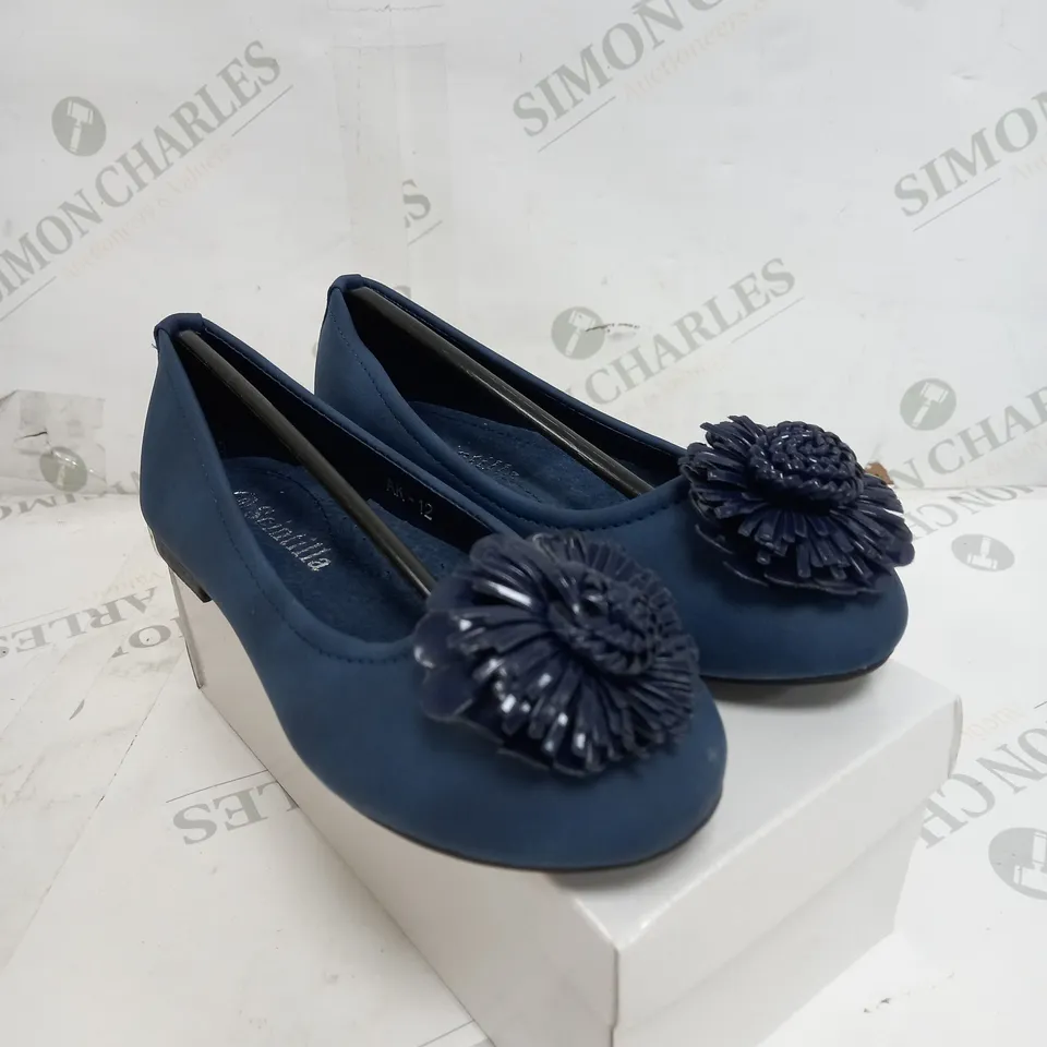 BOX OF APPROXIMATELY 20 PAIRS OF NAVY BLUE FLAT FLOWER SHOES 