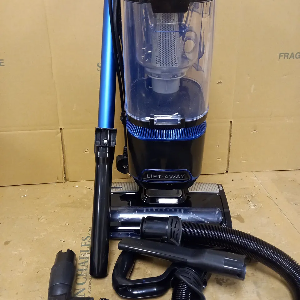 SHARK NV602UK LIFT-AWAY UPRIGHT VACUUM CLEANER 