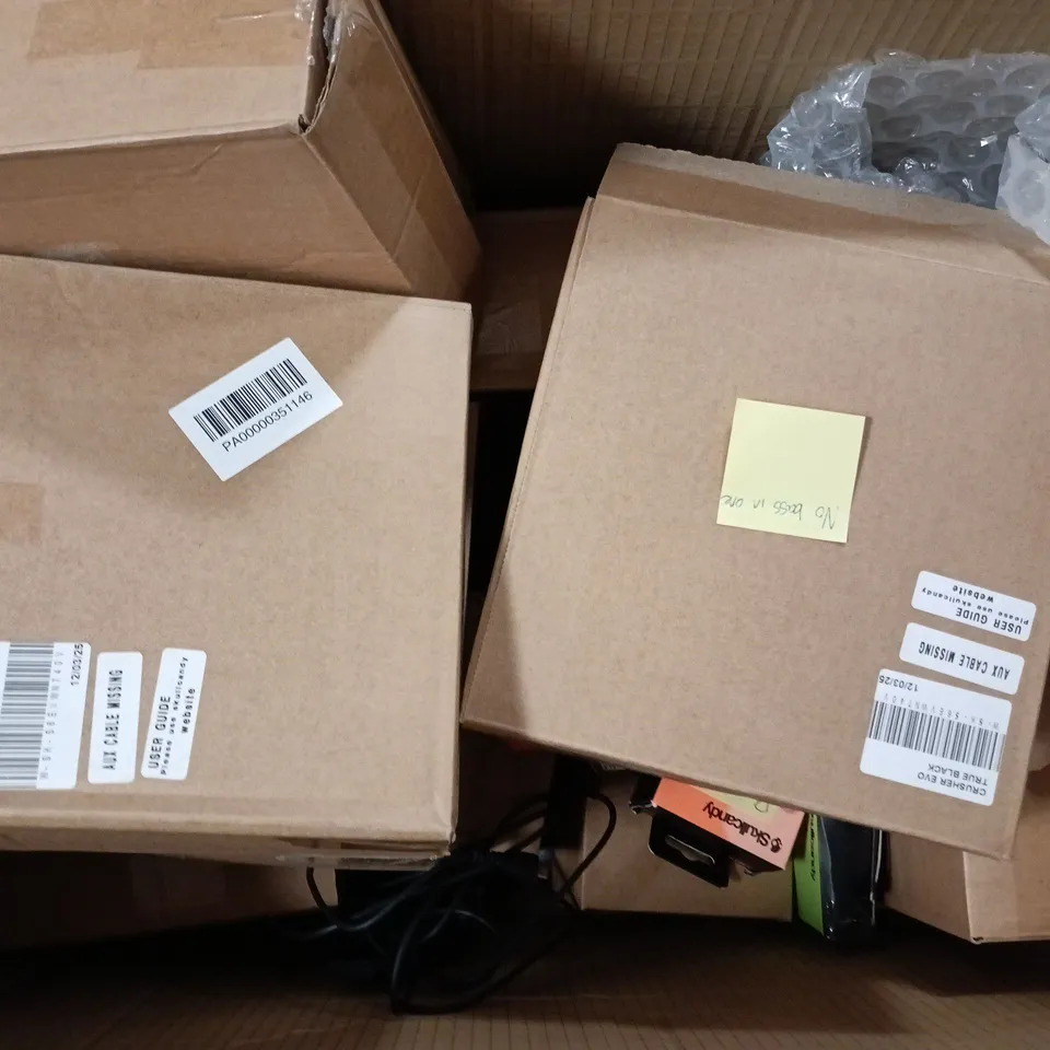 APPROXIMATELY 10 ASSORTED ELECTRICALS TO INCLUDE SKULLCANDY DIME EVO, STEELSERIES RIVAL 600, SKULLCANDY PUSH ACTIVE, ETC