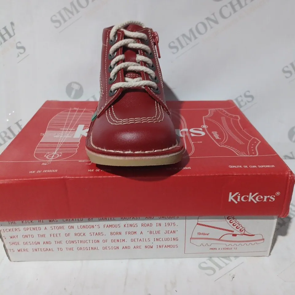 BOXED PAIR OF KICKERS KIDS SHOES IN RED SIZE 29