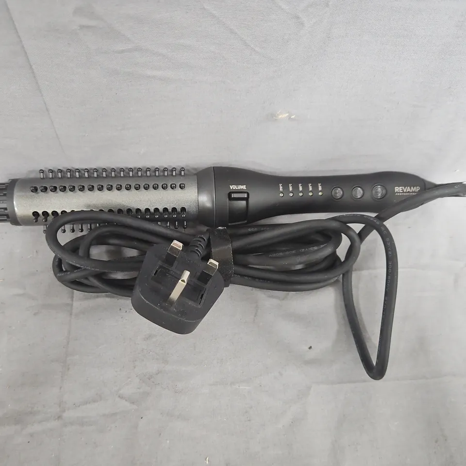 REVAMP PROFESSIONAL VOLUME & WAVE HOT BRUSH – 32MM CERAMIC BARREL (BOXED)