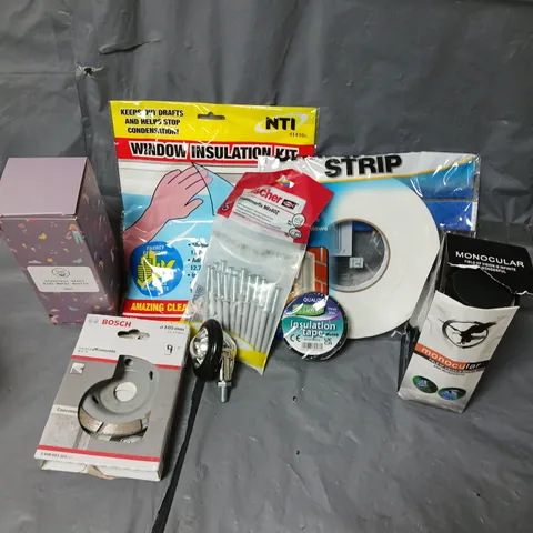 APPROXIMATELY 15 ASSORTED HOUSEHOLD ITEMS TO INCLUDE WINDOW INSULATION KIT, STAINLESS STEEL WATER BOTTLE, FISCHER FRAME FIXINGS, ETC