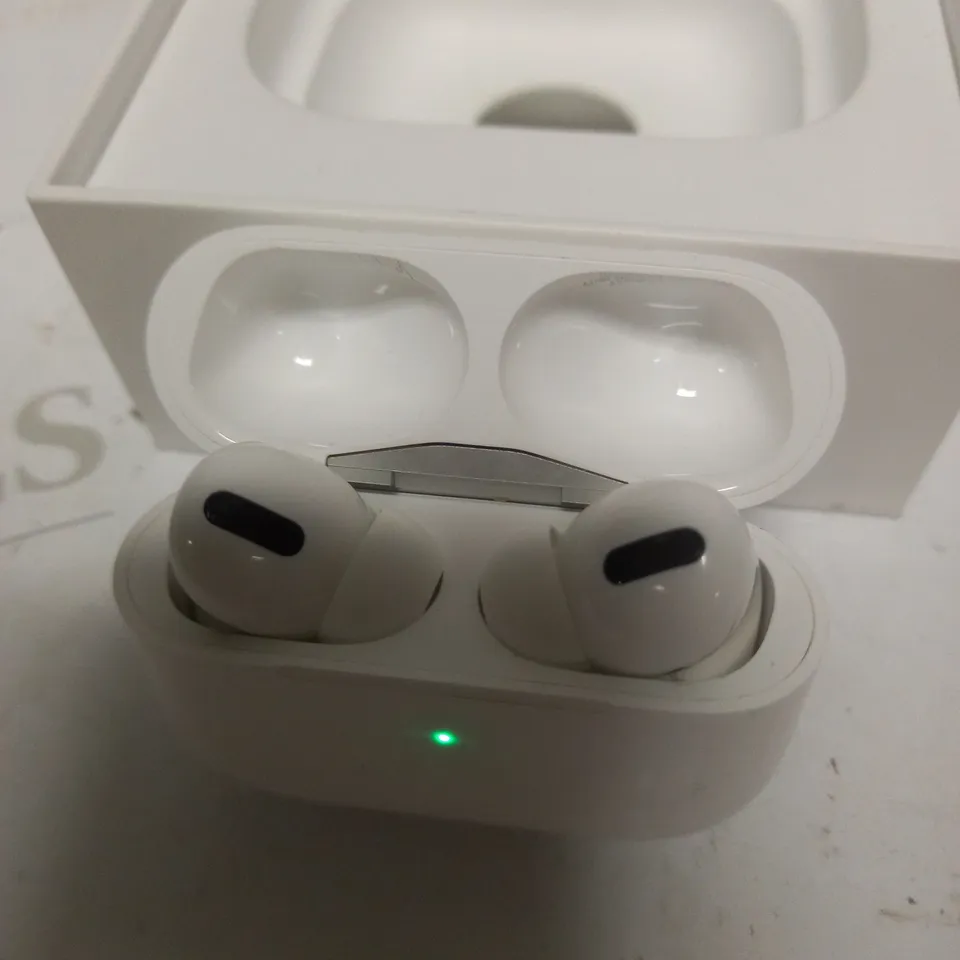 APPLE AIRPODS PRO