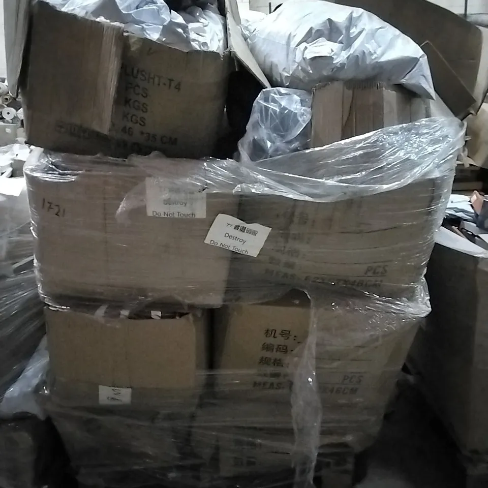PALLET CONTAINING BAGGED PUFFER JACKETS