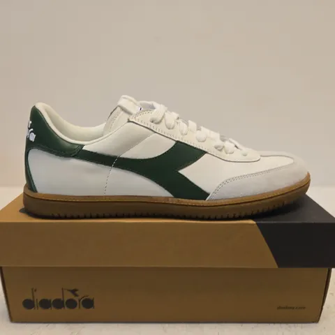 BOXED PAIR OF DIADORA TRAINERS – WHITE/GREEN, UK 9.5 