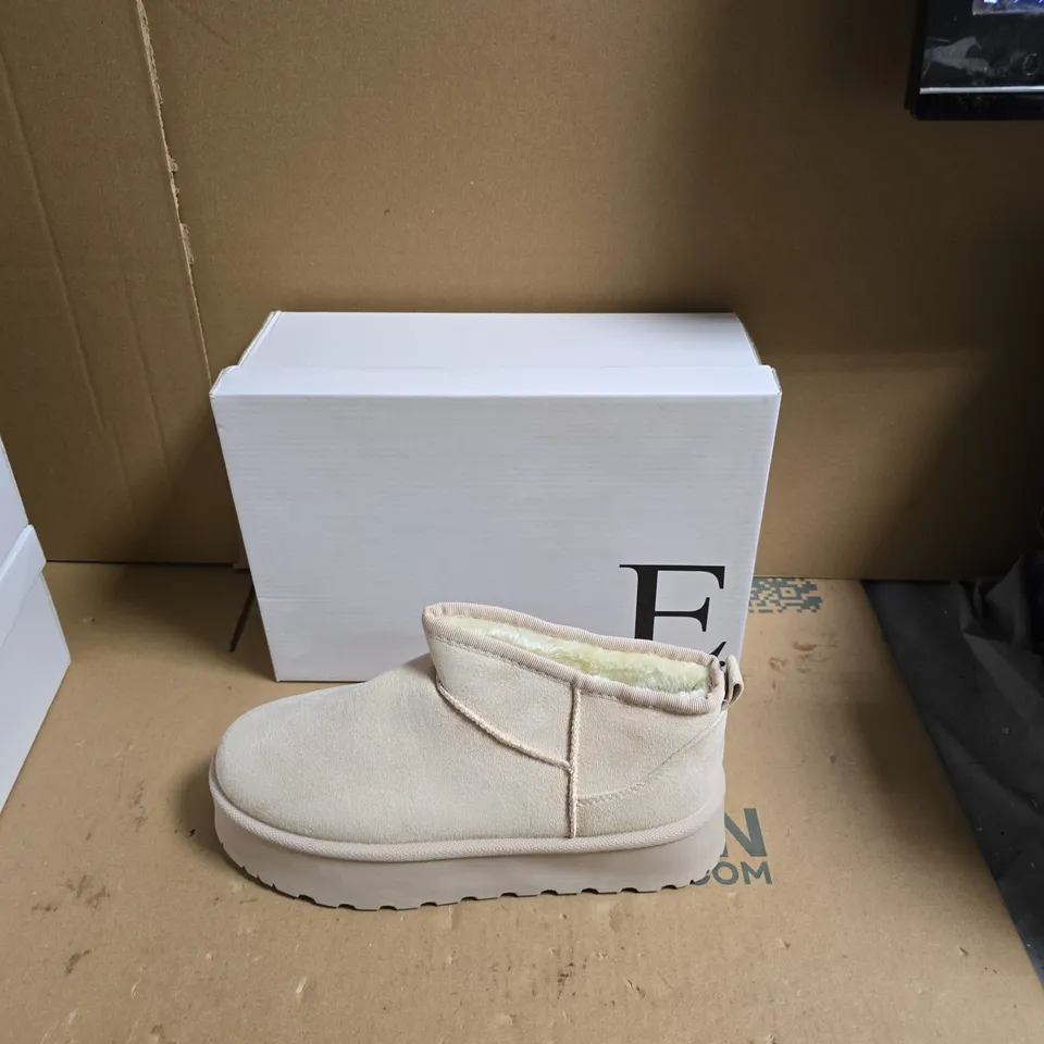 E SHOES BY EMMA CREAM SUEDE ANKLE BOOTS WITH SHEARLING LINING -UK SIZE 8