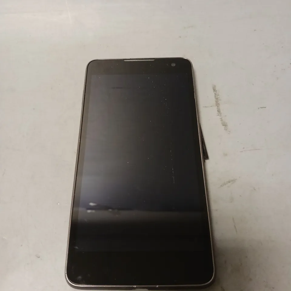 EE HARRIER IN BLACK