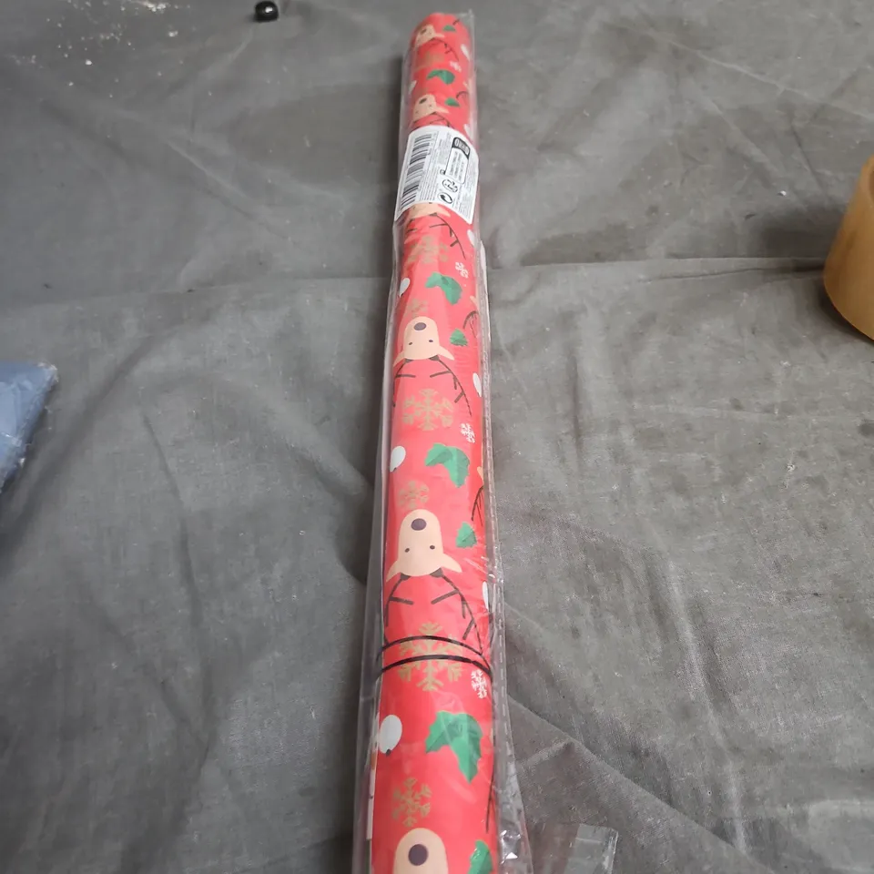 BOX OF APPROXIMATELY 12 ASSORTED HOUSEHOLD ITEMS INCLUDING CHRISTMAS WRAPPING PAPER AND BEDTIME COMFORTS BEDDING 