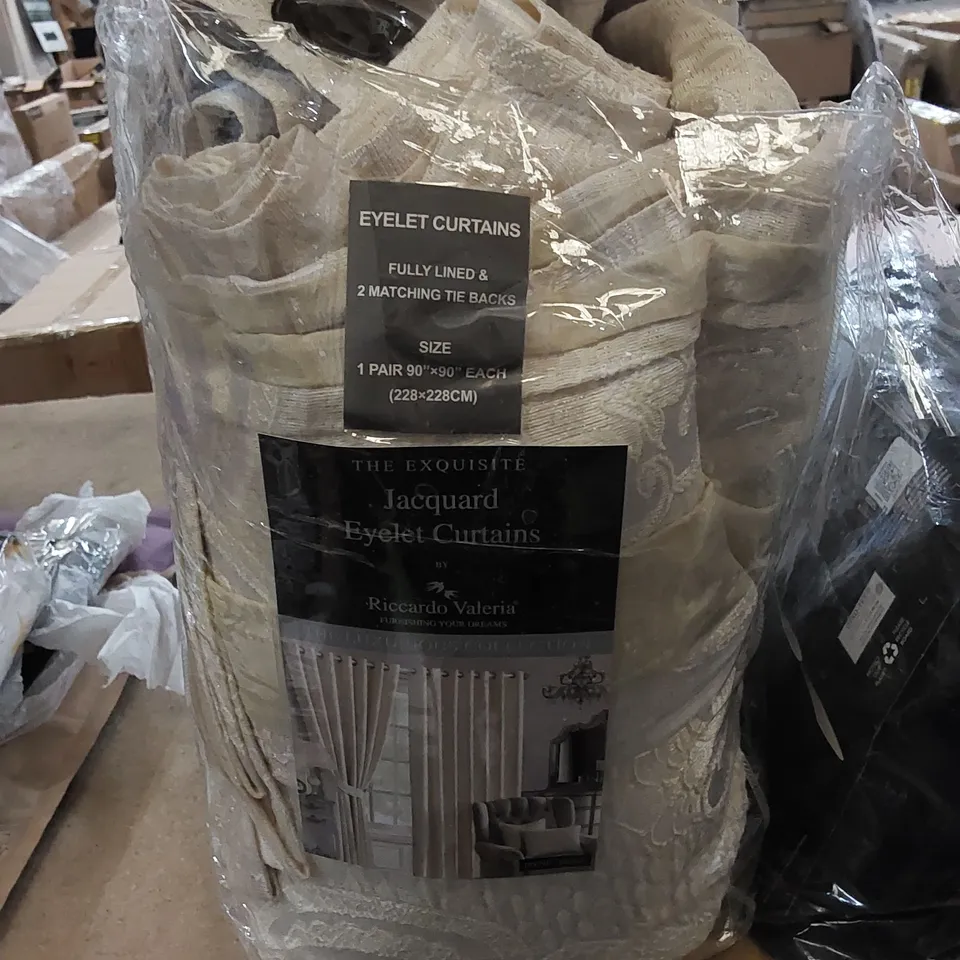 BAGGED DEMELZA COTTON BLEND ROOM DARKENING CURTAINS //  SIZE: 228 X 228cm