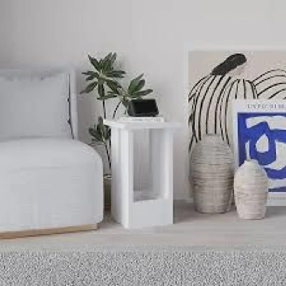 BOXED DECORTIE TASOS MODERN SIDE TABLE IN WHITE