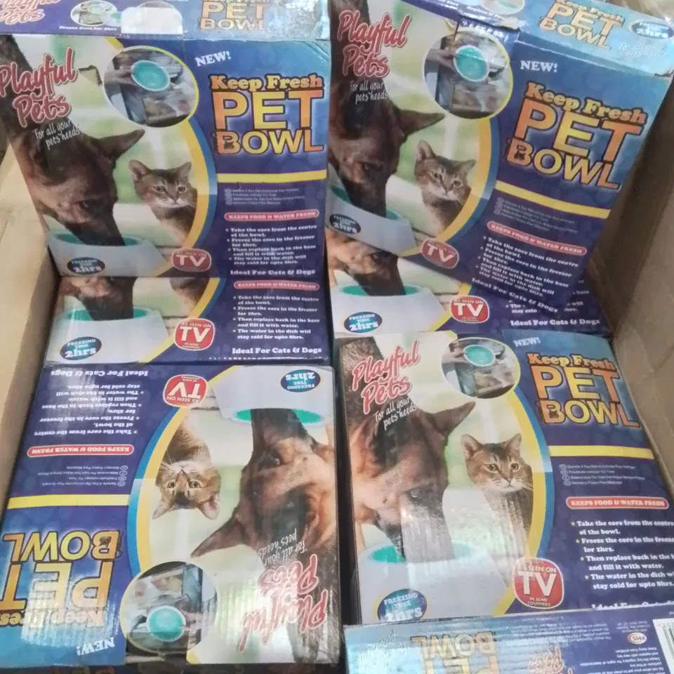BOX CONTAINING LARGE AMOUNT OF KEEP FRESH PET BOWLS