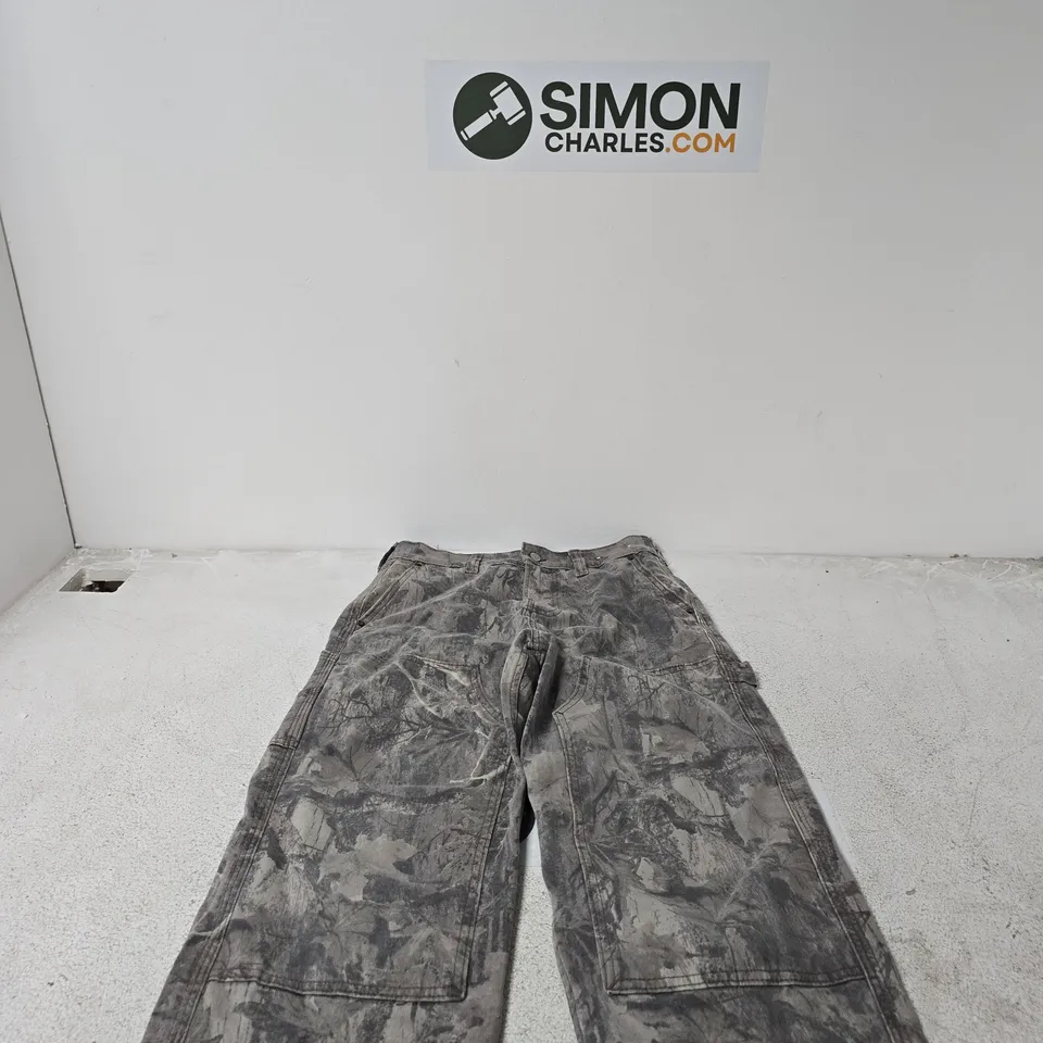 HOLLISTER BAGGY JEANS – UK 28 X 30 (W28/L30) – MADE IN BANGLADESH