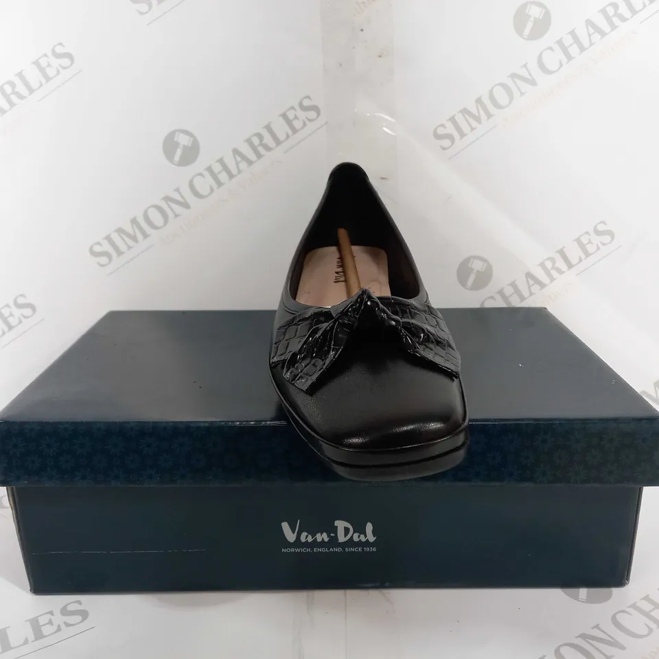 BOXED VAN-DAL BARBADOS II SHOE IN BLACK - UK 4 1/2