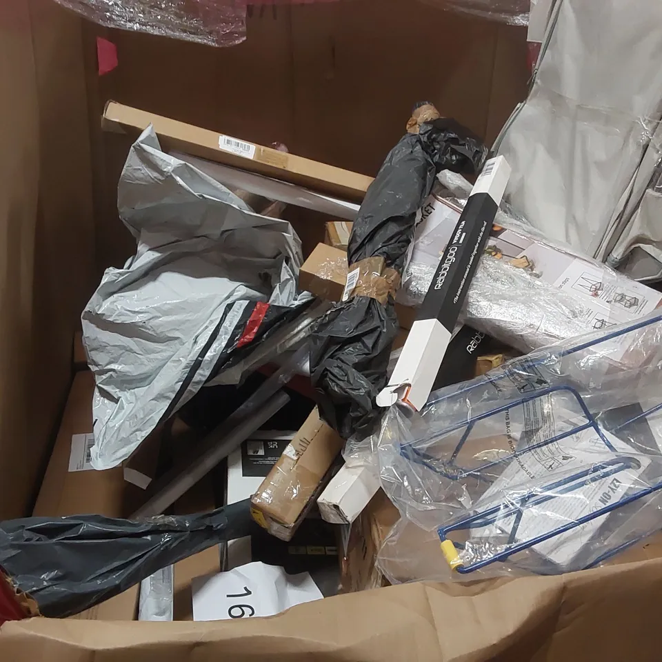 PALLET OF ASSORTED ITEMS INCLUDING: OFFICE CHAIR, BABY FITNESS BLANKET, BABY PLAY MAT, LED AQUARIUM LIGHT, BLANKET, TOY CAR MODEL ECT