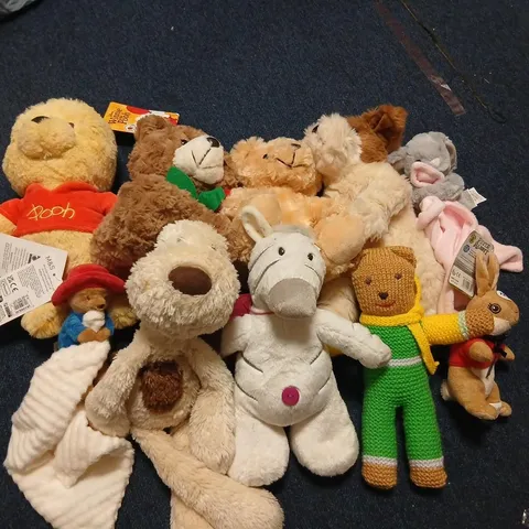 APPROXIMATELY 20 ASSORTED PLUSH TOYS