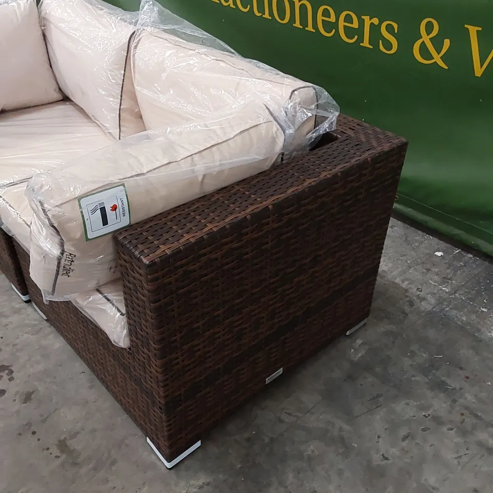 DESIGNER RATTAN 2 SEATER GARDEN/PATIO SOFA IN CHOCOLATE MIX AND COFFEE CREAM COLOUR WITH CUSHIONS