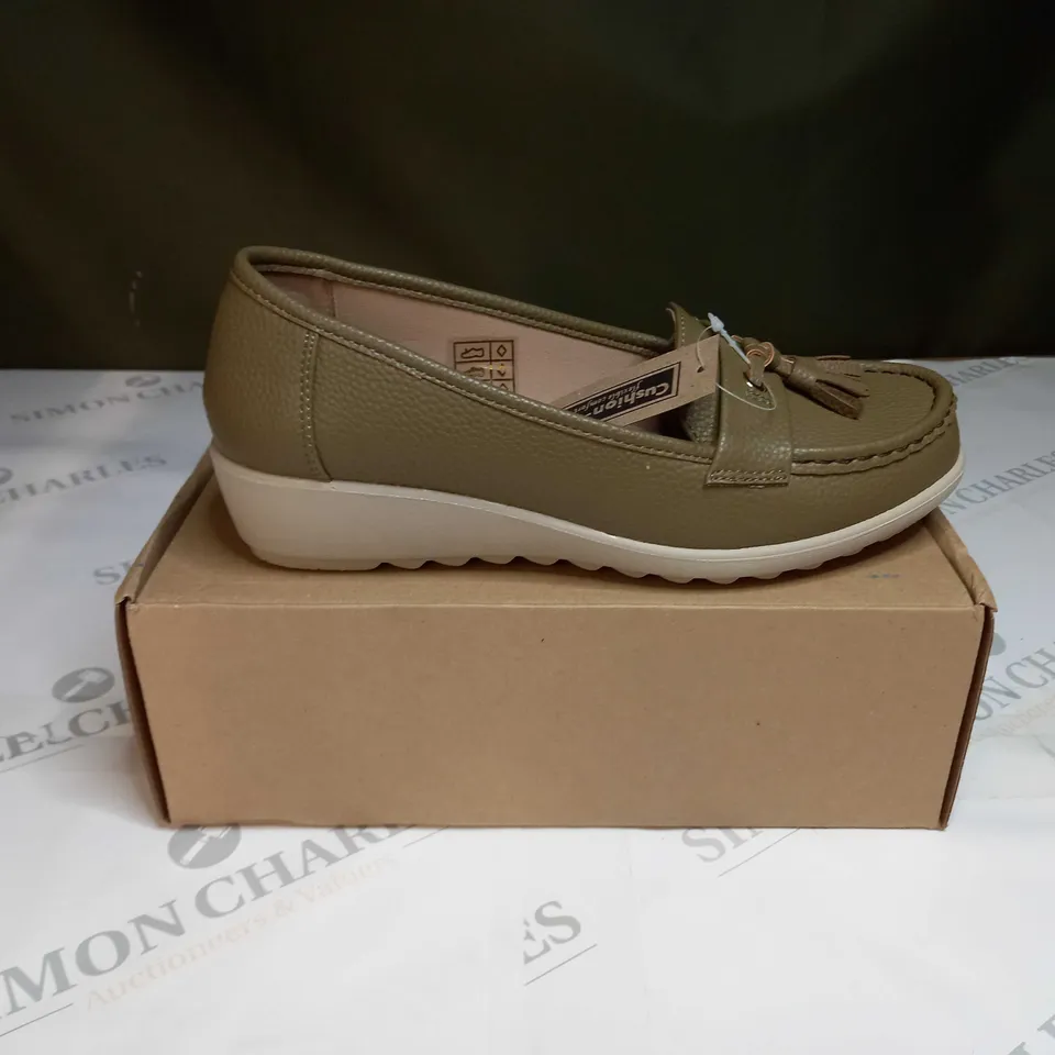 BOXED CUSHION WALK TASSLE LOAFERS KHAKI - SIZE 6
