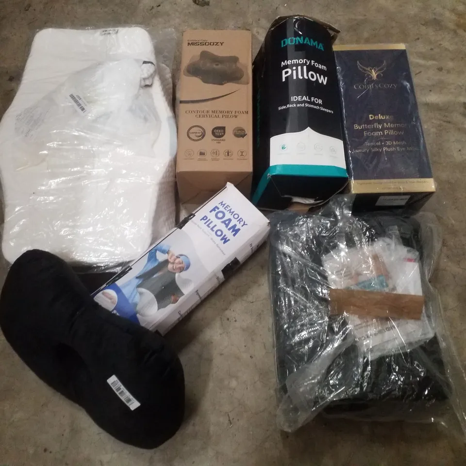 PALLET CONTAINING ASSORTED PILLOWS & CUSHIONS