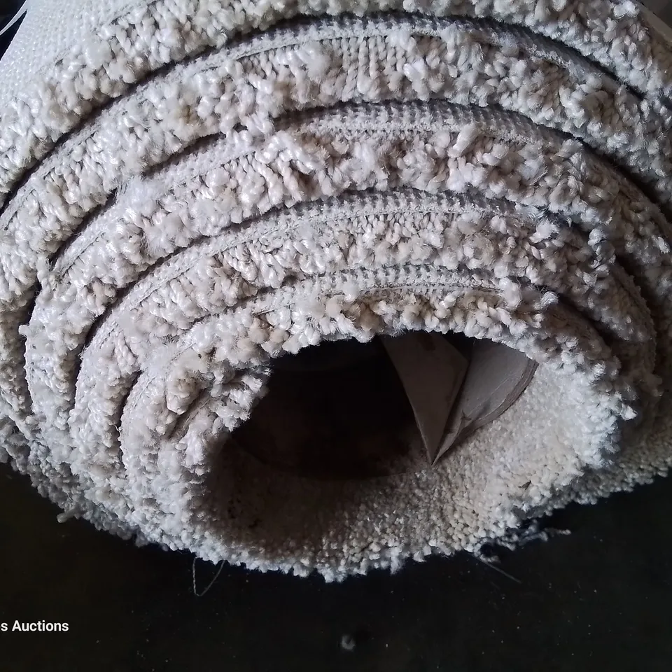 ROLL OF QUALITY ULTIMATE EXPRESSIONS LINEN CARPET APPROXIMATELY 5M × 3.6M