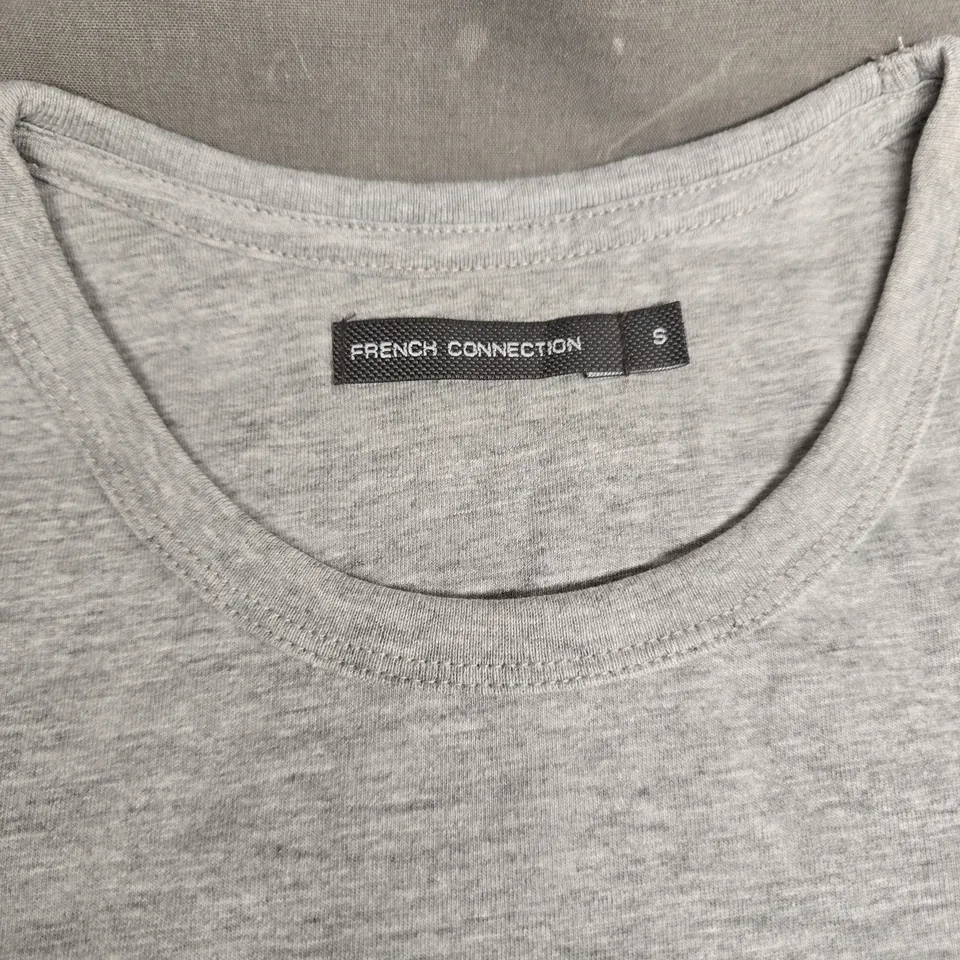 FRENCH CONNECTION GREY T-SHIRT, SIZE S