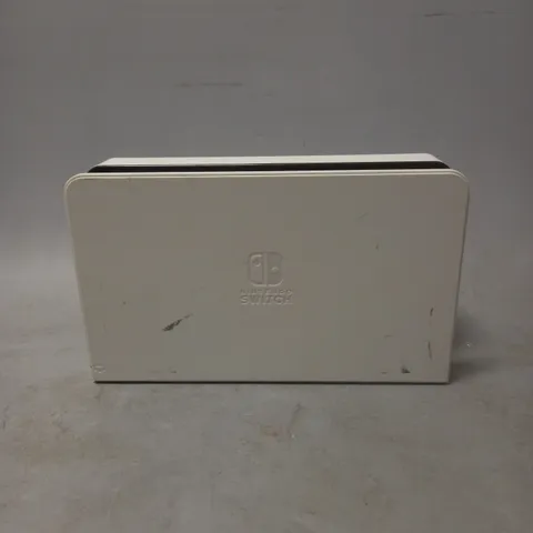 NINTENDO SWITCH DOCK IN WHITE