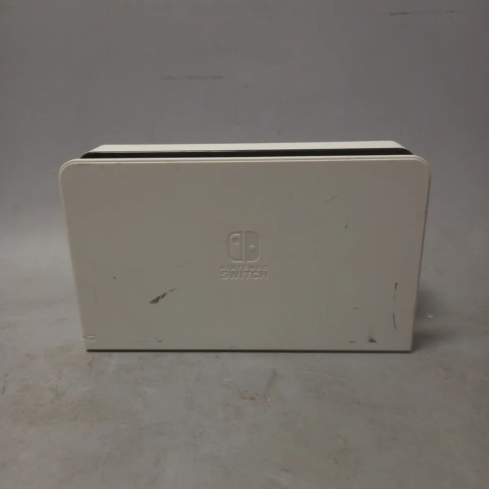 NINTENDO SWITCH DOCK IN WHITE