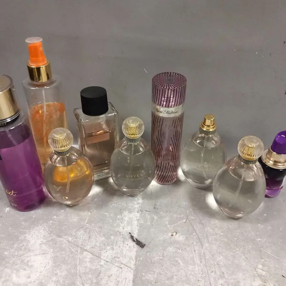 APPROXIMATELY 14 ASSORTED UNBOXED FRAGRANCES TO INCLUDE; SARAH JESSICA PARKER, PARIS HILTON AND DOLCE AND GABANA