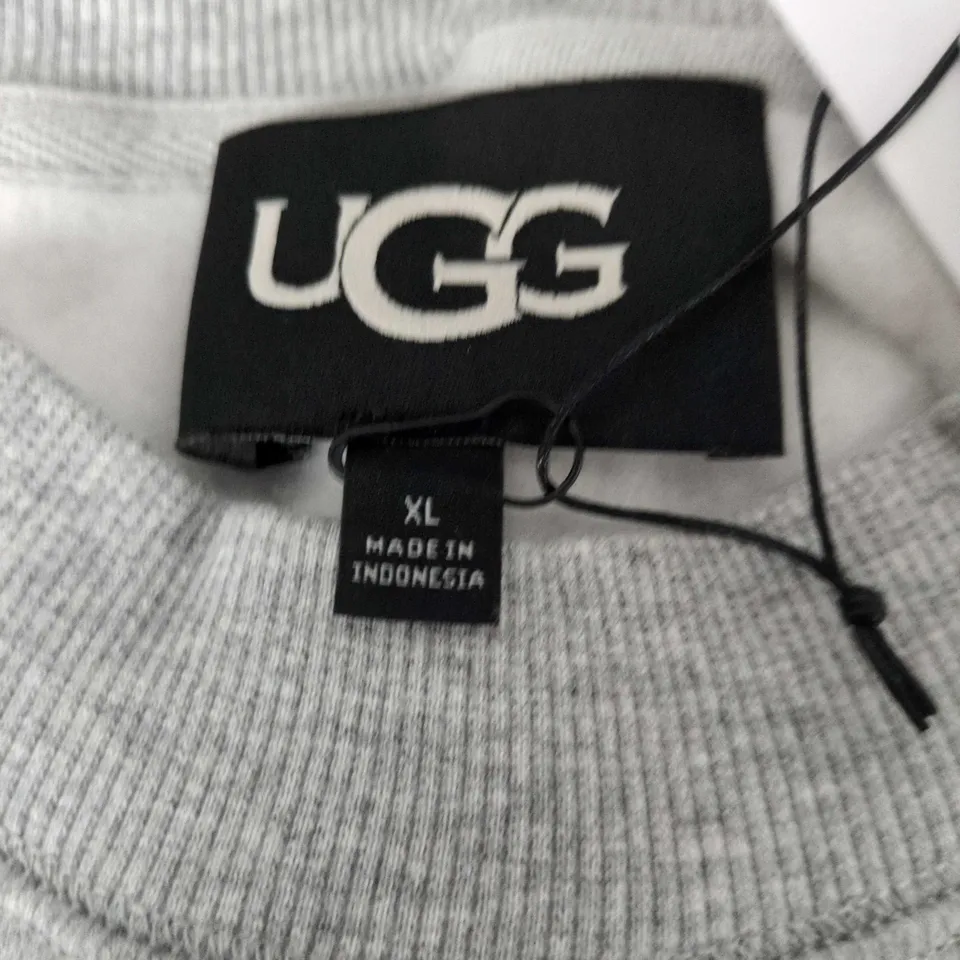 UGG  LOGO CREW GRY GREY SWEATSHIRT – WOMEN'S XL (W)