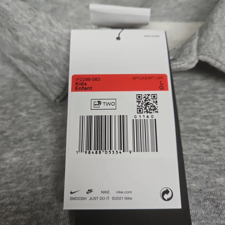 NIKE KIDS COLOUR-BLOCK SWEATSHIRT - LARGE