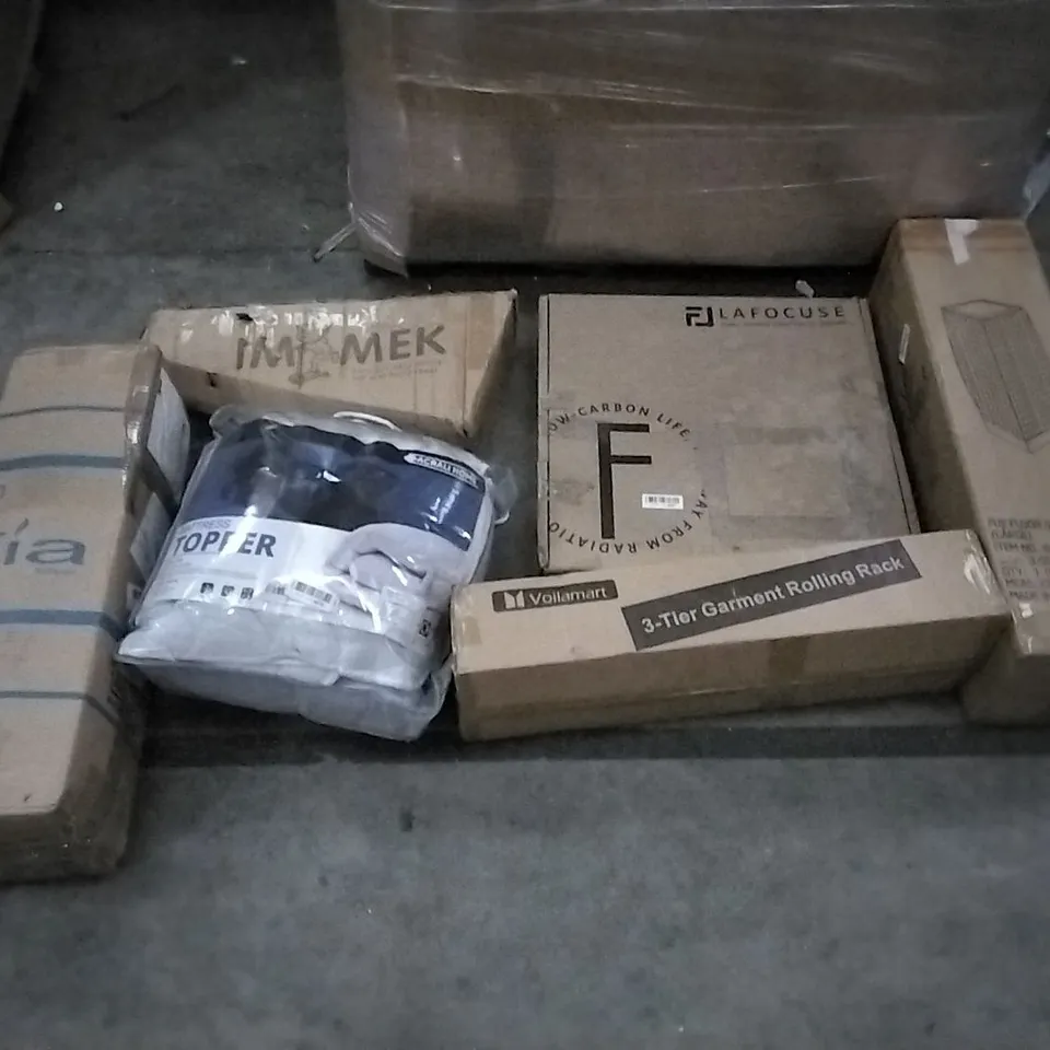 PALLET OF ASSORTED ITEMS INCLUDING FUJI FLOOR SOLAR LAMP, VOILAMART 3-TIER GARMENT ROLLING RACK, MATTRESS TOPPER, IM MEK SCOOTER, INOFIA, ACRYLIC HOME MATTRESS TOPPER, TATKRAFT STEEL CLOTHES RACK