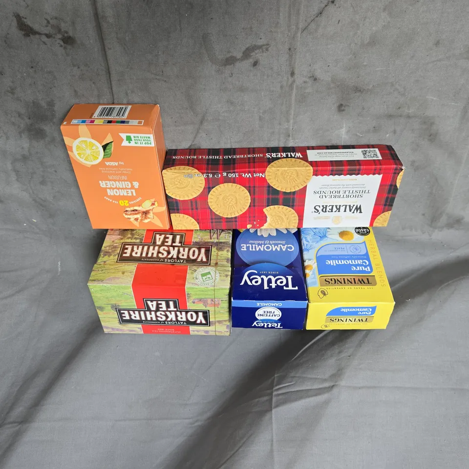 APPROXIMATELY 15 ASSORTED ITEMS OF FOOD AND DRINK INCLUDING WALKERS SHORTBREAD THISTLE ROUNDS, YORKSHIRE TEA, ASDA LEMON AND GINGER TEA AND TETLEY CAMOMILE