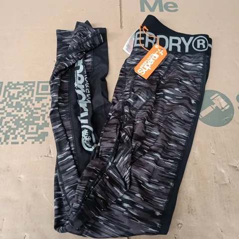 SUPERDRY CARBON BASELAYER LEGGINGS IN MONO CAMO - UK 32"