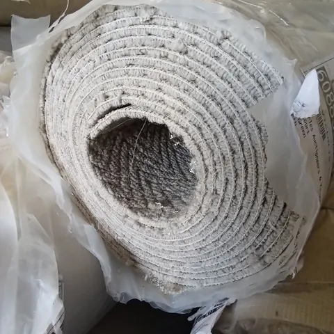 ROLL OF QUALITY NATURAL ORIGINS - HERRINGBONE AUTUMN WARMTH AND CARPET // APPROX SIZE: 7.65 x 5m